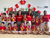 Hình ảnh Cô và trẻ trường MN Tân Ước tổ chức các hoạt động chào mừng Kỷ niệm 80 năm Cách mạng tháng 8 và Quốc khánh 2-9và Quoo